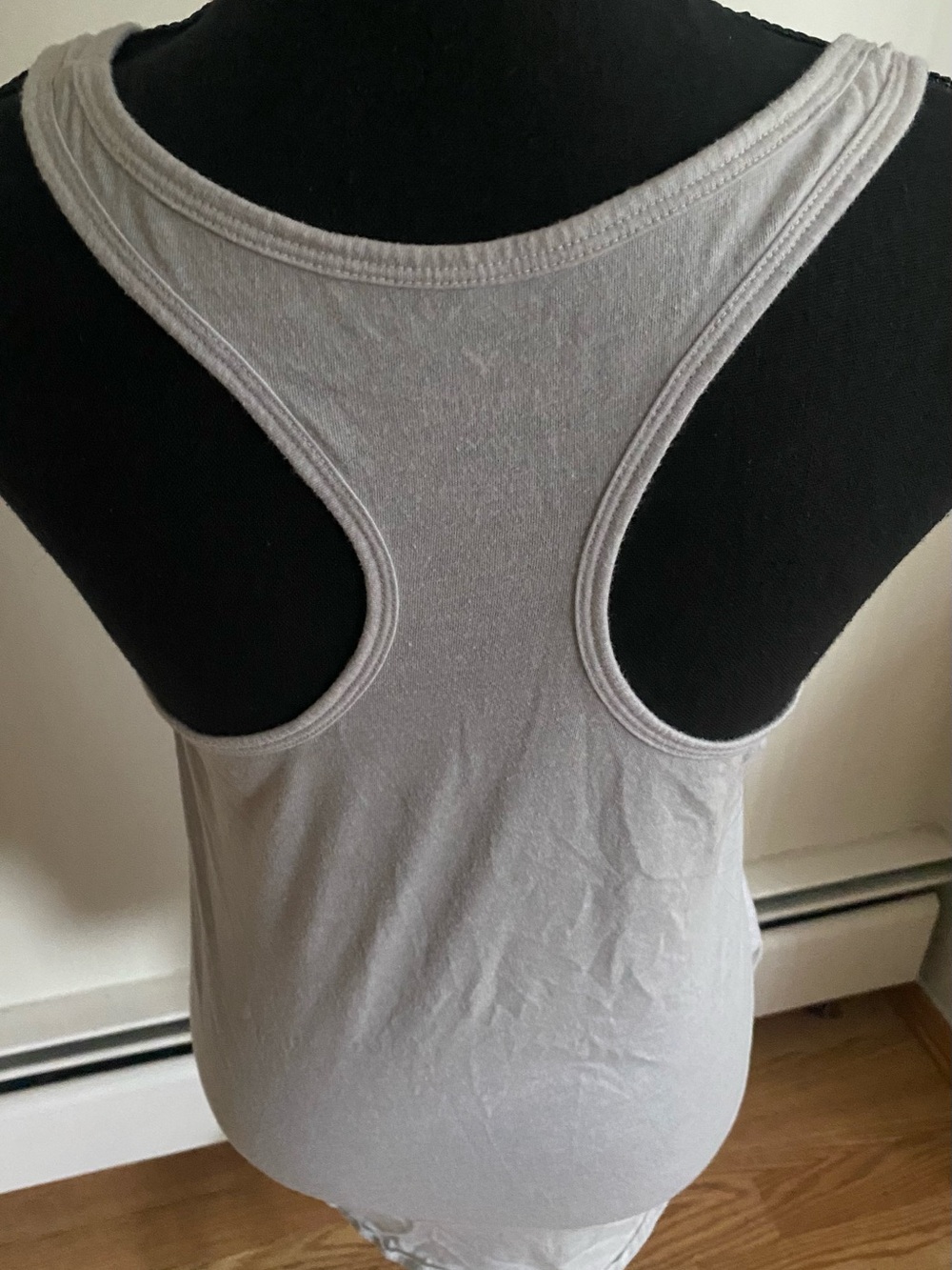 American Eagle Outfitters White Tank with Blue-to-Purple Gradient Logo Size M - Picture 5 of 7